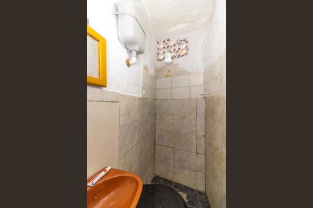 Banheiro de casa para alugar com 2 quartos, 50m² em Padre Miguel, Rio de Janeiro