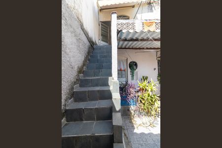 Casa para alugar com 90m², 4 quartos e 1 vagaEscada