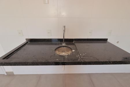 Apartamento à venda com 51m², 1 quarto e 1 vagaCozinha - Pia