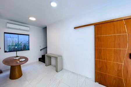 Casa para alugar com 120m², 3 quartos e 2 vagasSala