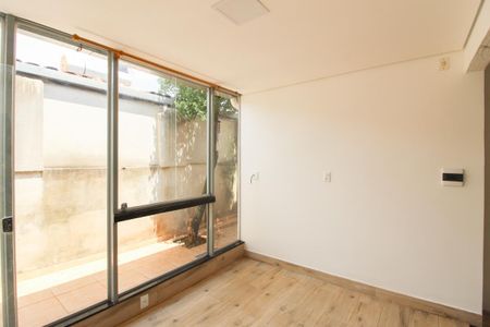 Sala de kitnet/studio para alugar com 1 quarto, 50m² em São Salvador, Belo Horizonte