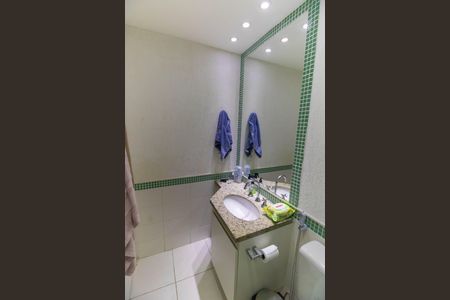 Apartamento à venda com 66m², 2 quartos e 1 vagaBanheiro Social