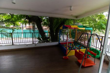 Apartamento à venda com 66m², 2 quartos e 1 vagaÁrea comum