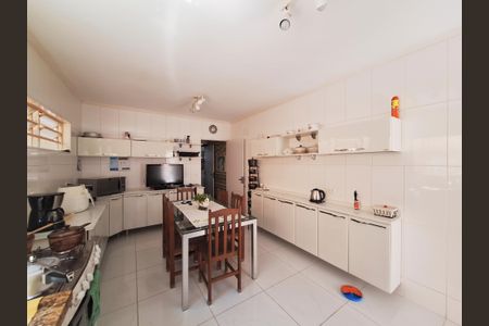 Casa à venda com 200m², 3 quartos e 3 vagas Casa à venda com 200m², 3 quartos e 3 vagasCozinha