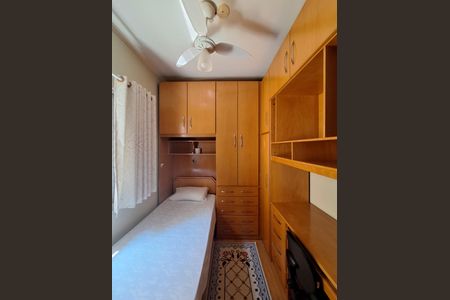 Casa à venda com 200m², 3 quartos e 3 vagas Casa à venda com 200m², 3 quartos e 3 vagasQuarto 2