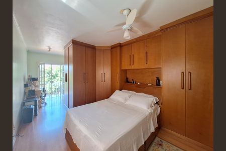 Casa à venda com 200m², 3 quartos e 3 vagas Casa à venda com 200m², 3 quartos e 3 vagasQuarto 3