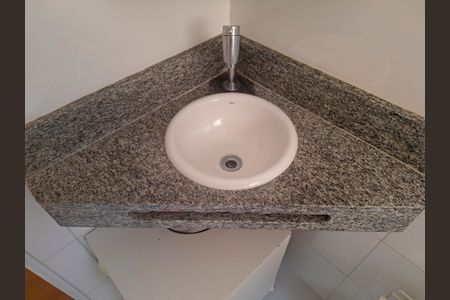 Casa à venda com 200m², 3 quartos e 3 vagas Casa à venda com 200m², 3 quartos e 3 vagasBanheiro