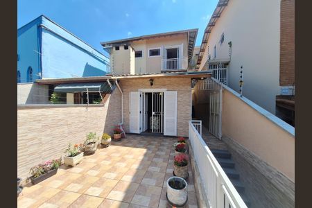 Casa à venda com 200m², 3 quartos e 3 vagas Casa à venda com 200m², 3 quartos e 3 vagasVaranda