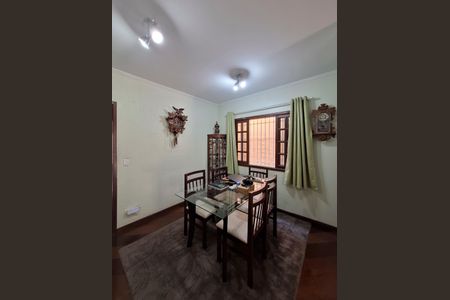 Casa à venda com 200m², 3 quartos e 3 vagas Casa à venda com 200m², 3 quartos e 3 vagasSala