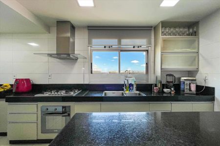 Apartamento para alugar com 200m², 4 quartos e 2 vagas