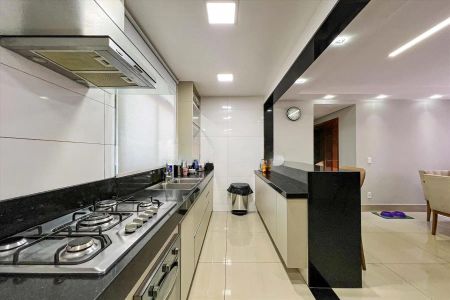 Apartamento para alugar com 200m², 4 quartos e 2 vagas