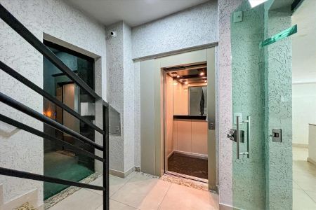 Apartamento para alugar com 200m², 4 quartos e 2 vagas