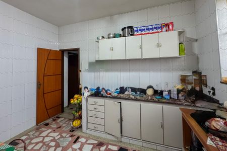 Casa à venda com 230m², 4 quartos e 1 vaga