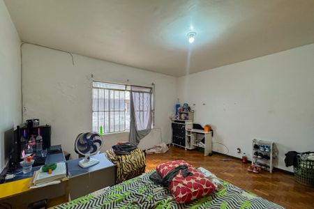 Casa à venda com 230m², 4 quartos e 1 vaga