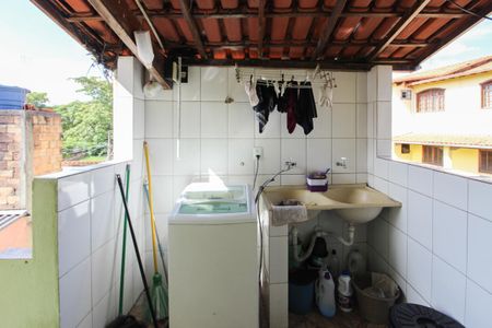 Casa à venda com 360m², 6 quartos e 4 vagas Casa à venda com 360m², 6 quartos e 4 vagasCasa 1 - Área de Serviço