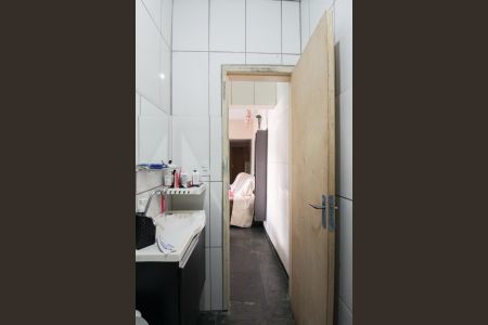 Casa à venda com 360m², 6 quartos e 4 vagas Casa à venda com 360m², 6 quartos e 4 vagasCasa 2 - Banheiro