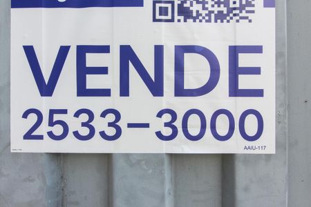 Casa à venda com 360m², 6 quartos e 4 vagas Casa à venda com 360m², 6 quartos e 4 vagasPlaquinha Instalada