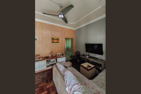 Casa à venda com 360m², 6 quartos e 4 vagas Casa à venda com 360m², 6 quartos e 4 vagasCasa 3