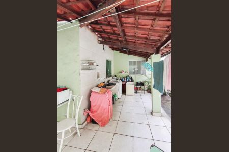 Casa à venda com 360m², 6 quartos e 4 vagas Casa à venda com 360m², 6 quartos e 4 vagasCasa 3