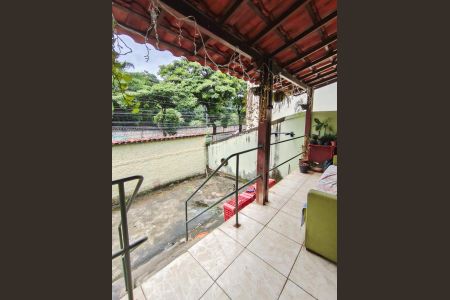 Casa à venda com 360m², 6 quartos e 4 vagas Casa à venda com 360m², 6 quartos e 4 vagasCasa 3