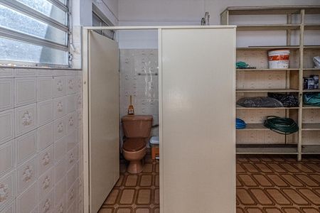 Casa à venda com 228m², 3 quartos e 5 vagasbanheiro no salão de festas e garagem_1