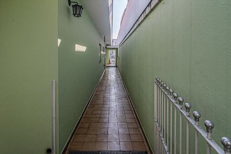 Casa à venda com 228m², 3 quartos e 5 vagashall de entrada e corredor lateral_2