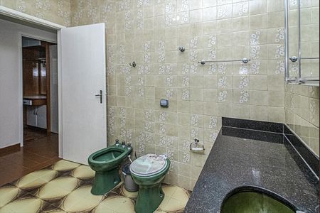 Casa à venda com 228m², 3 quartos e 5 vagasbanheiro social com banheira_4