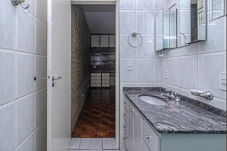 Casa à venda com 228m², 3 quartos e 5 vagasbanheiro na suíte_4