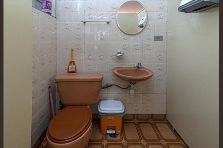 Casa à venda com 228m², 3 quartos e 5 vagasbanheiro no salão de festas e garagem_2