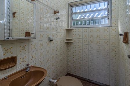 Casa à venda com 228m², 3 quartos e 5 vagasbanheiro na área de serviço_1