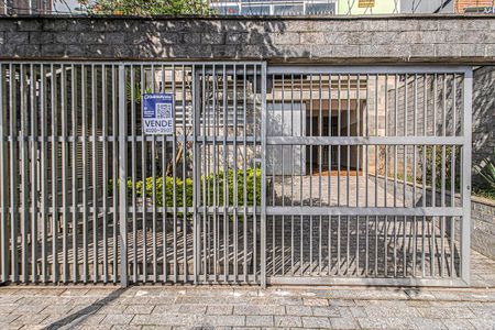 Casa à venda com 228m², 3 quartos e 5 vagasplaca do Quinto Andar_1