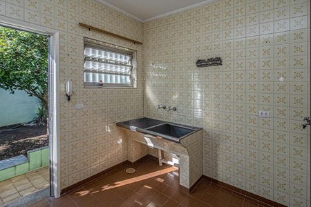 Casa à venda com 228m², 3 quartos e 5 vagasárea de serviço coberta_2