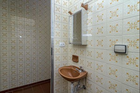 Casa à venda com 228m², 3 quartos e 5 vagasbanheiro na área de serviço_3