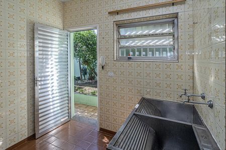 Casa à venda com 228m², 3 quartos e 5 vagasárea de serviço coberta_4