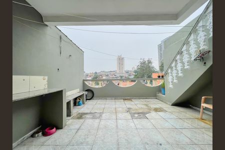 Casa à venda com 220m², 3 quartos e 2 vagas Casa à venda com 220m², 3 quartos e 2 vagasVaranda