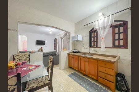 Casa à venda com 220m², 3 quartos e 2 vagas Casa à venda com 220m², 3 quartos e 2 vagasCozinha (Casa 1)