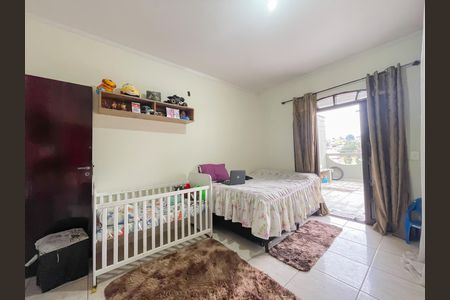 Casa à venda com 220m², 3 quartos e 2 vagas Casa à venda com 220m², 3 quartos e 2 vagasSuíte (Casa 2)