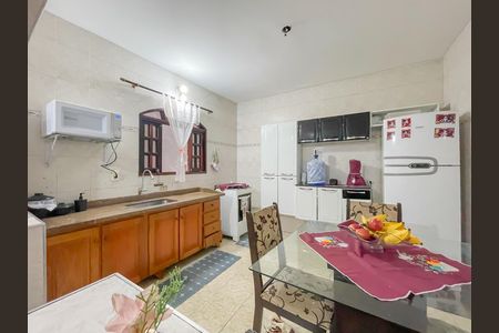 Casa à venda com 220m², 3 quartos e 2 vagas Casa à venda com 220m², 3 quartos e 2 vagasCozinha (Casa 1)