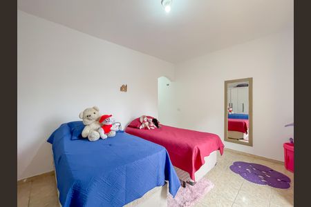 Casa à venda com 220m², 3 quartos e 2 vagas Casa à venda com 220m², 3 quartos e 2 vagasQuarto 1 (Casa 1)