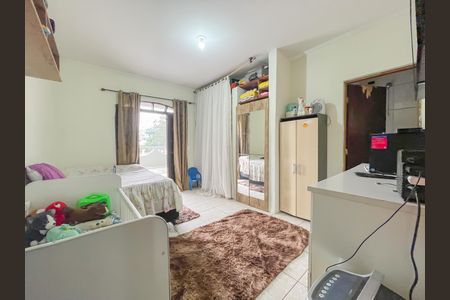 Casa à venda com 220m², 3 quartos e 2 vagas Casa à venda com 220m², 3 quartos e 2 vagasSuíte (Casa 2)
