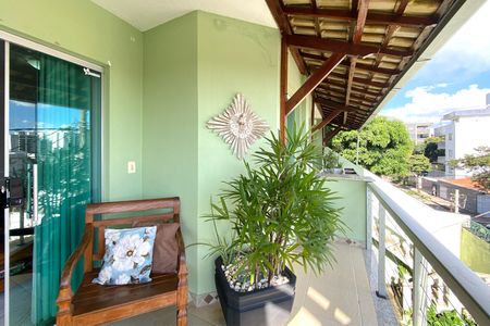 Casa para alugar com 300m², 4 quartos e 4 vagas Casa para alugar com 300m², 4 quartos e 4 vagasVaranda da Sala