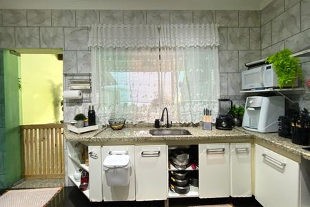 Casa para alugar com 300m², 4 quartos e 4 vagas Casa para alugar com 300m², 4 quartos e 4 vagasCozinha