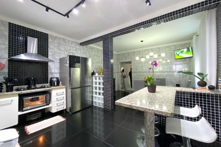 Casa para alugar com 300m², 4 quartos e 4 vagas Casa para alugar com 300m², 4 quartos e 4 vagasCopa