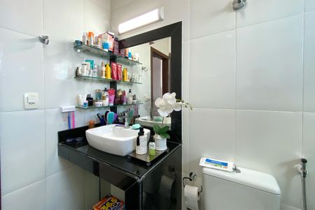 Casa para alugar com 300m², 4 quartos e 4 vagas Casa para alugar com 300m², 4 quartos e 4 vagasBanheiro da Suíte 1