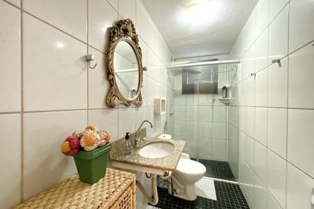 Casa para alugar com 300m², 4 quartos e 4 vagas Casa para alugar com 300m², 4 quartos e 4 vagasBanheiro cobertura