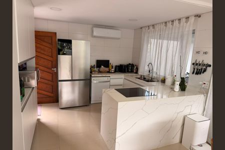 Casa para alugar com 140m², 3 quartos e 5 vagas