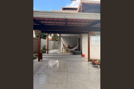 Casa para alugar com 140m², 3 quartos e 5 vagas