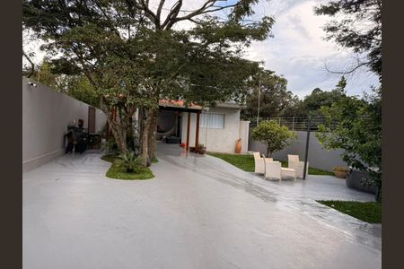 Casa para alugar com 140m², 3 quartos e 5 vagas