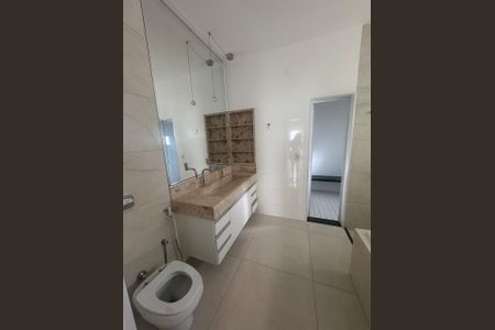 Banheiro 1 de casa de condomínio para alugar com 3 quartos, 221m² em Gávea, Uberlândia