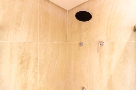 Banheiro de kitnet/studio para alugar com 1 quarto, 23m² em Cerqueira César, São Paulo